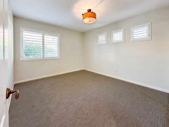 Building Photo - Beautiful Marina Hills Home!