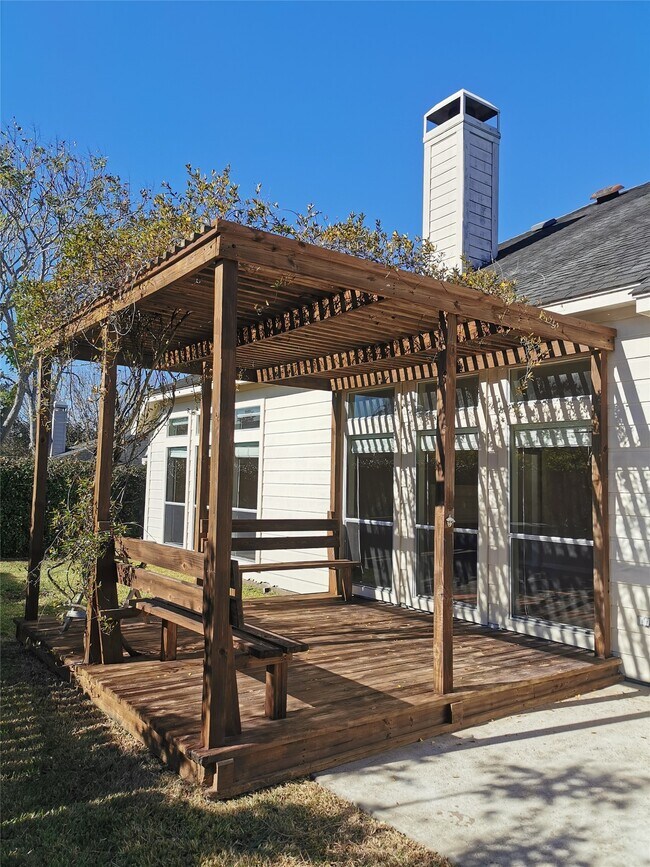 Building Photo - 3810 Paigewood Dr