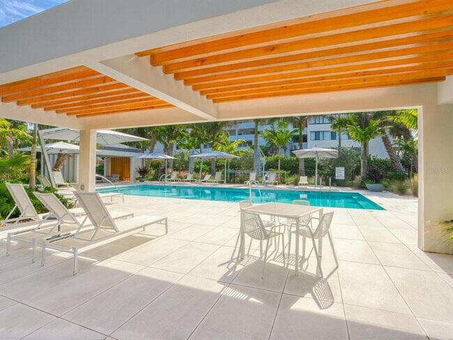 Building Photo - 1511 Gulf of Mexico Dr