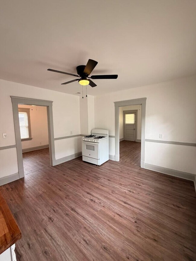 Building Photo - 3464 W 49th St