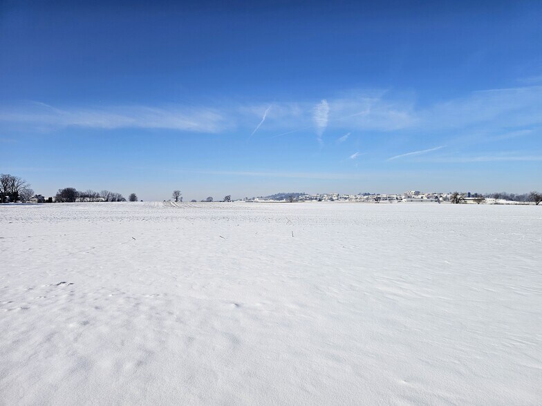 Building Photo - 334 Wissler Rd