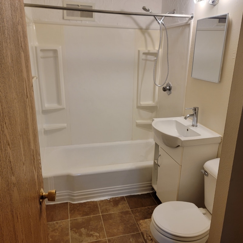 Building Photo - 1008 Mary St