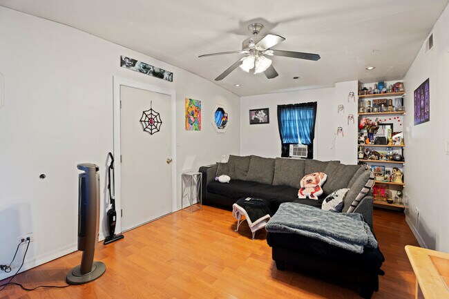 Building Photo - 4512 S Fairfield Ave