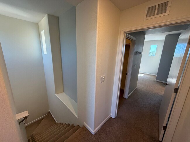 Building Photo - 10847 Wraysbury Way