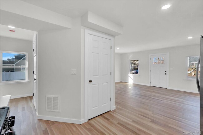 Building Photo - 37 Gould Rd