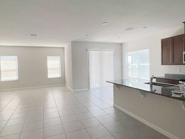 Building Photo - Awesome house for rent in St Cloud Area