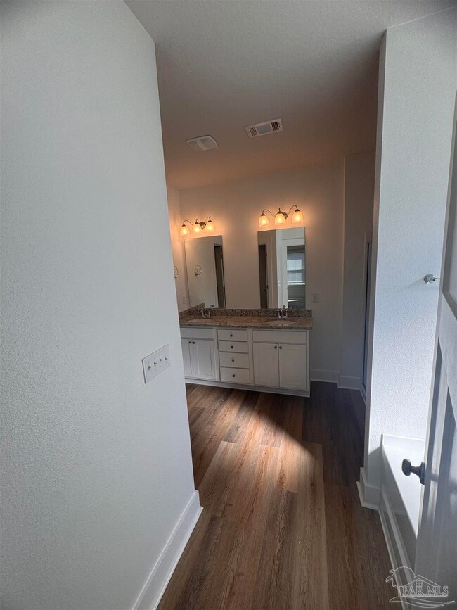 Building Photo - 6419 Forest Bay Ave