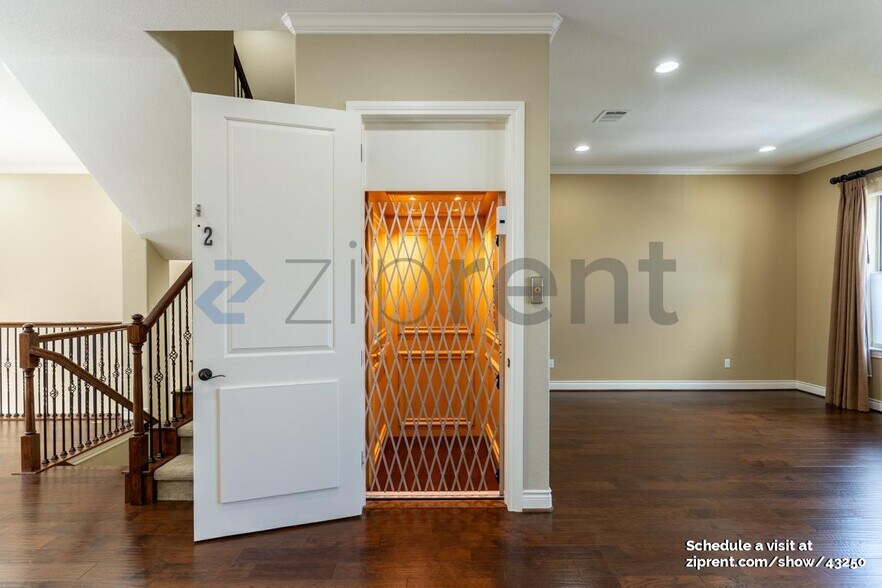 Building Photo - 1025 Highknoll Ln