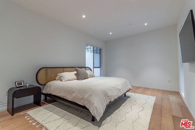 Building Photo - 1030 Kings Rd