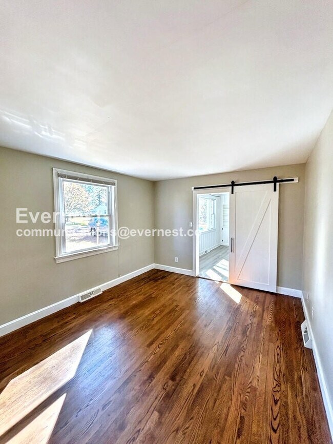 Building Photo - 8282 Wonderland Ln