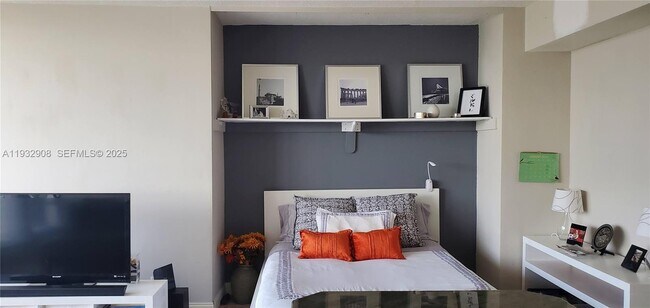 Building Photo - 1720 Harrison St