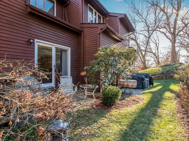 Building Photo - 8 Davids Ln