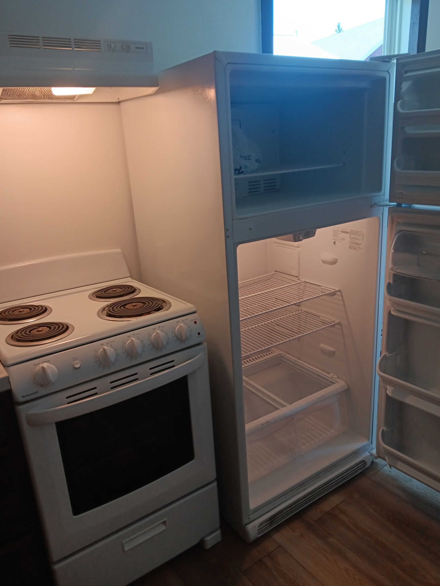 Building Photo - 357 Main St