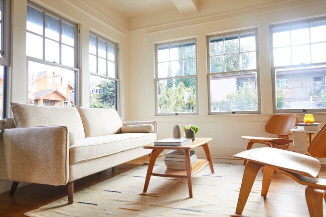 Building Photo - 149 S Vendome St