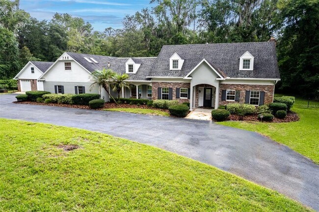 Building Photo - 2506 SW 9th Dr