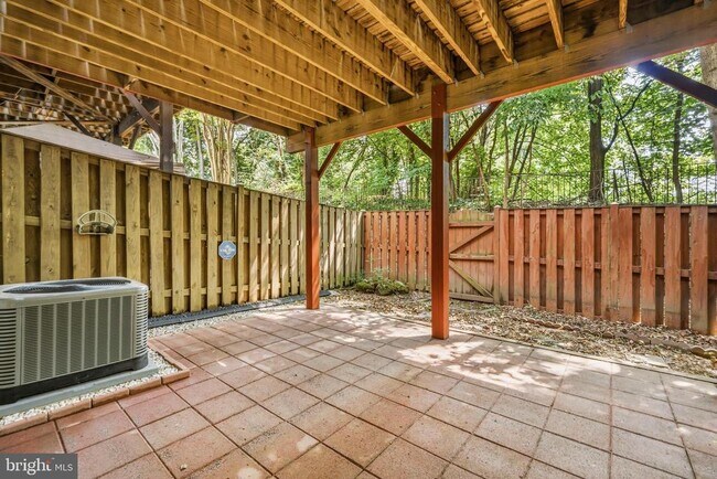 Building Photo - 13967 Gill Brook Ln