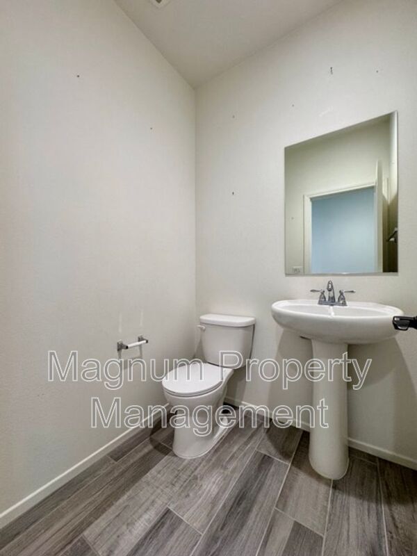 Building Photo - 34913 Limecrest Pl