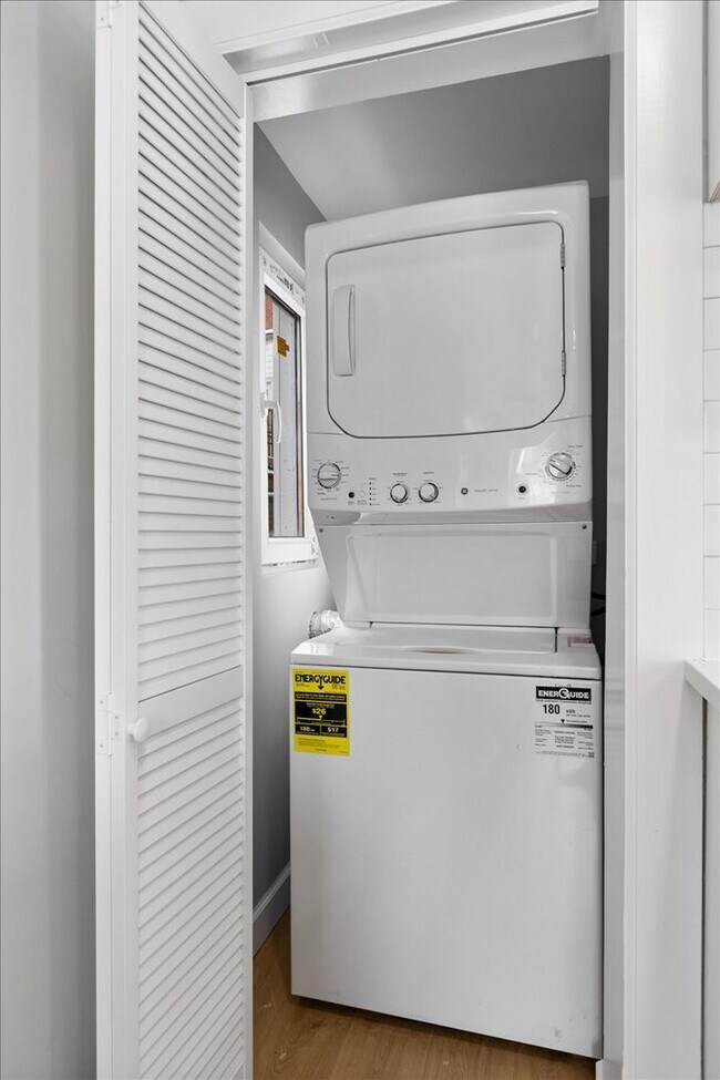 Building Photo - 3751 N Clifton Ave