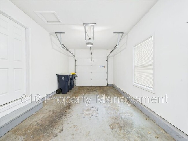 Building Photo - 10525 Skiles Ave