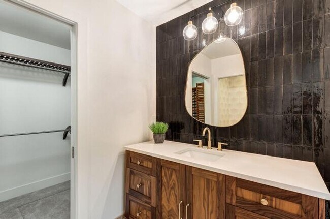 Building Photo - Beautiful Remodeled Home on Acreage!