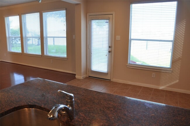 Building Photo - 2170 Brittany Colony Dr