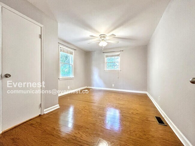 Building Photo - 1807 Dresden Dr NE