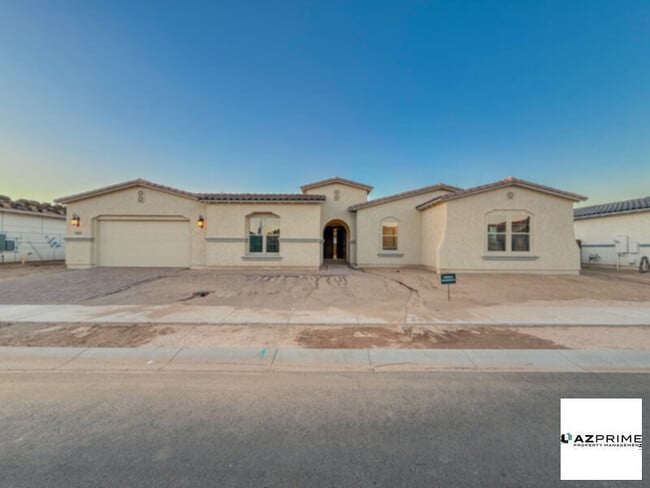 Building Photo - Expansive 6/5.5 Queen Creek House - Luxury...