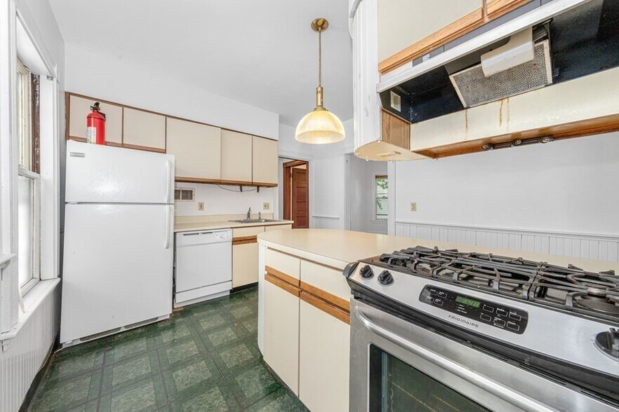 Building Photo - 59 Hawthorne St