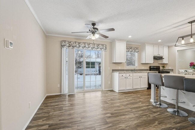 Building Photo - 4704 47th Ave