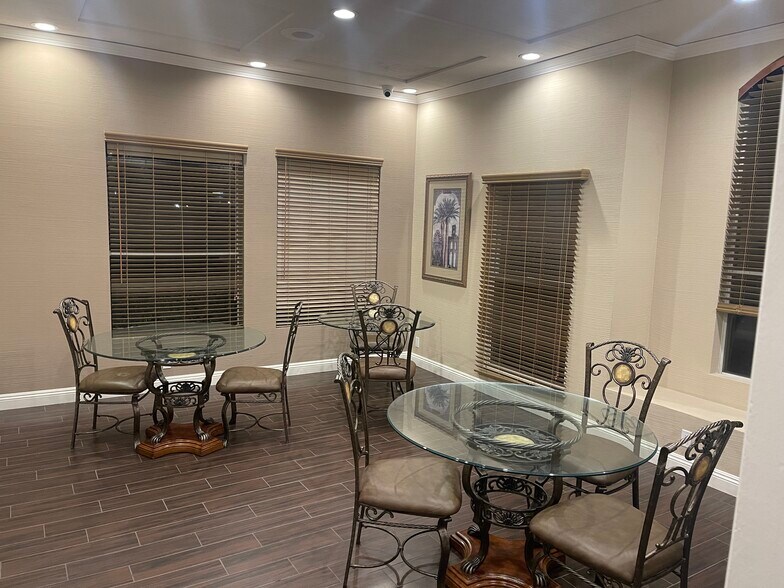 Building Photo - 2525 San Gabriel Way