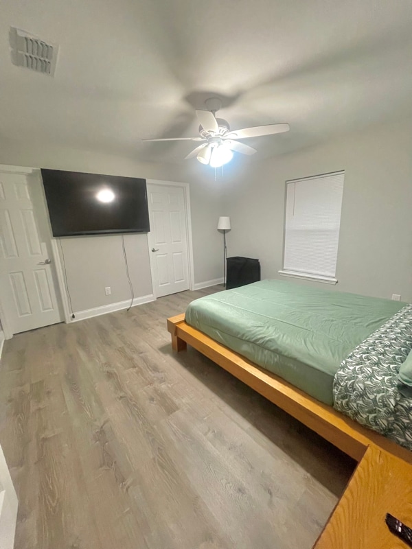 Building Photo - 1124 N Stella Ave