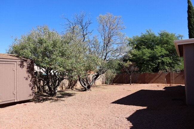Building Photo - Canyon De Flores Home