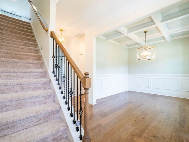 Building Photo - 909 Needlerush Rd