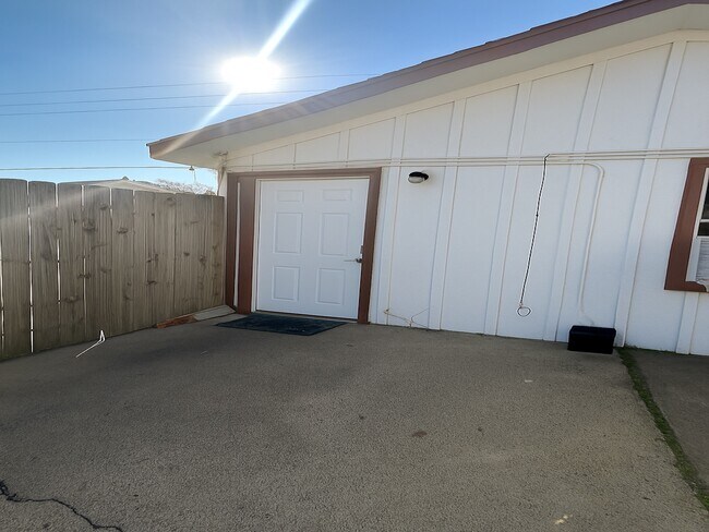 Building Photo - 4108 Whirlaway Dr