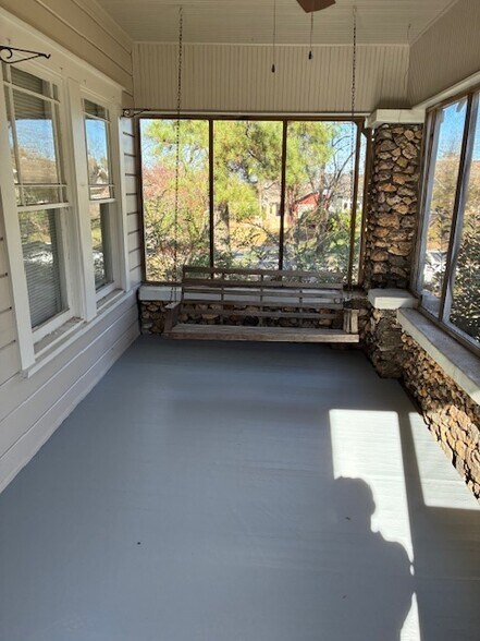 Building Photo - 542 52nd St S