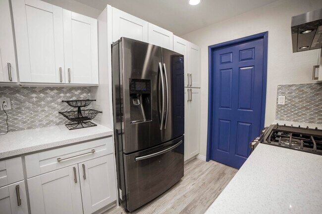 Building Photo - 20651 Roscoe Blvd