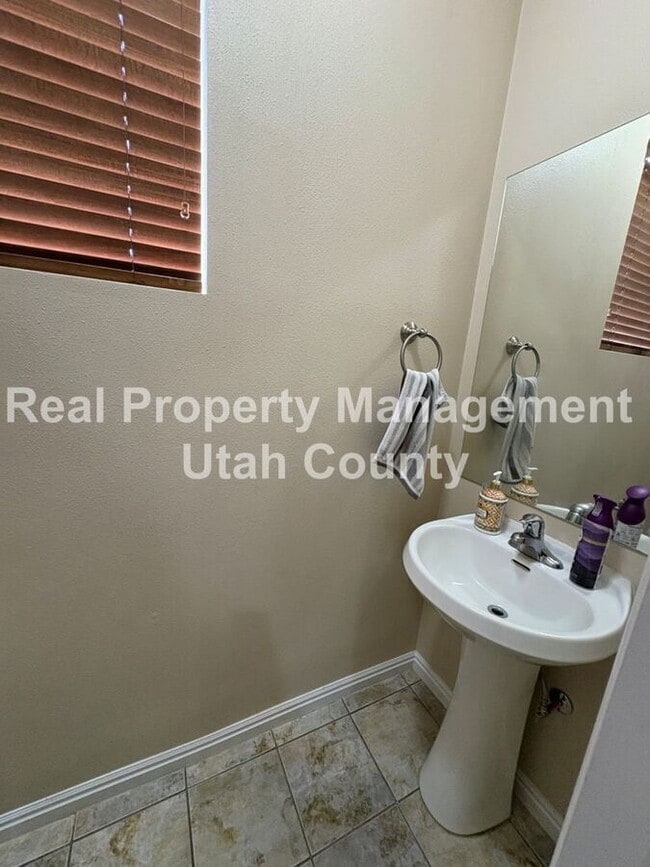 Building Photo - 1643 W 140 N