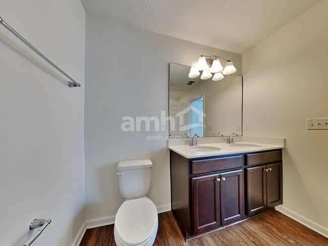 Building Photo - 120 E Jayce Way