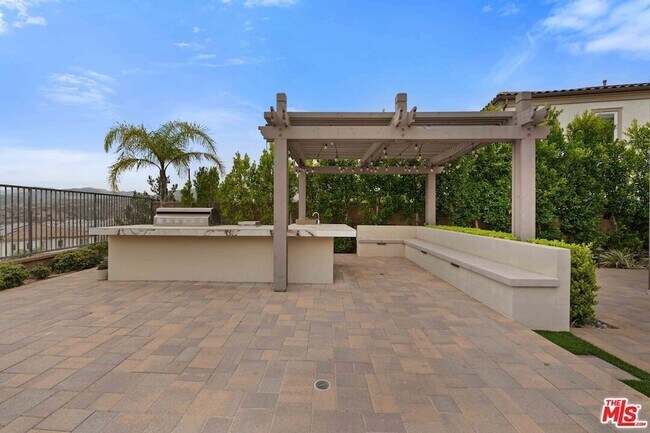 Building Photo - 11925 N Ricasoli Way