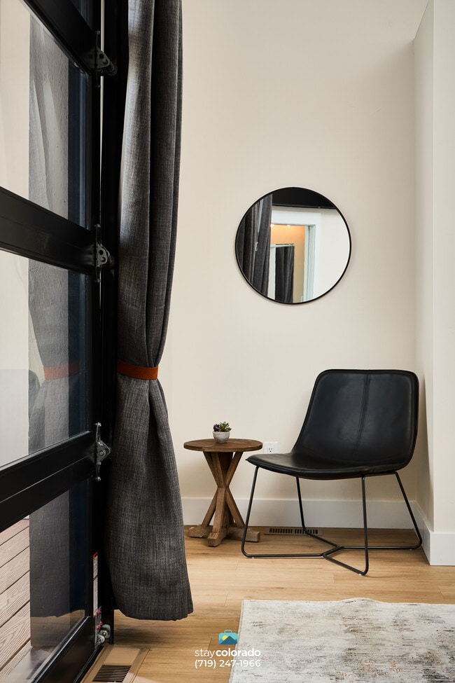 Glenn St - Master Bed - 2248 Glenn St