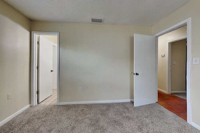 Building Photo - 1175 Luke Ave