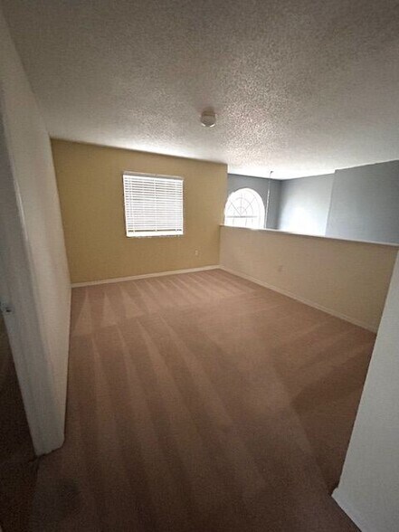 Building Photo - 843 Ognon Ct