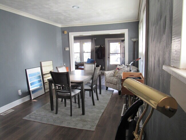 Building Photo - 5004 Euclid Ave