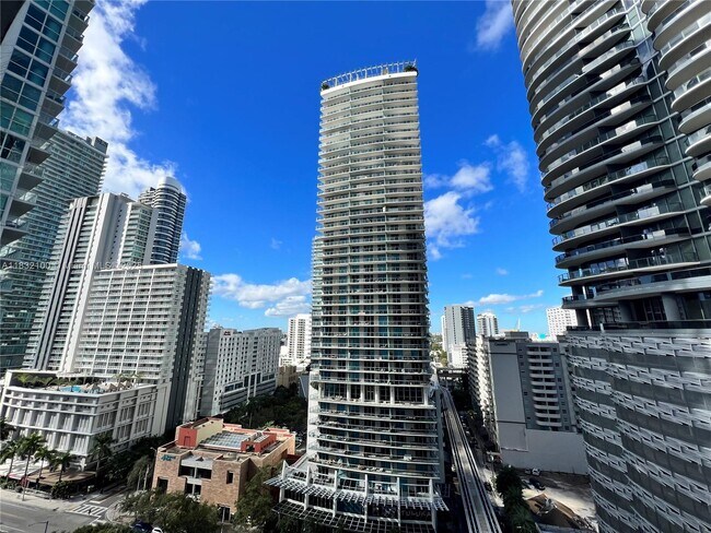 Primary Photo - 1050 Brickell Ave