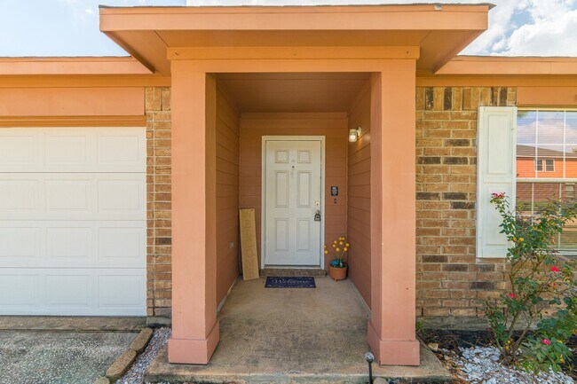 Building Photo - 21422 Sunrise Brook Ln