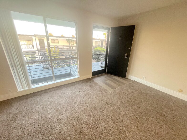 Building Photo - 931 W 19th St