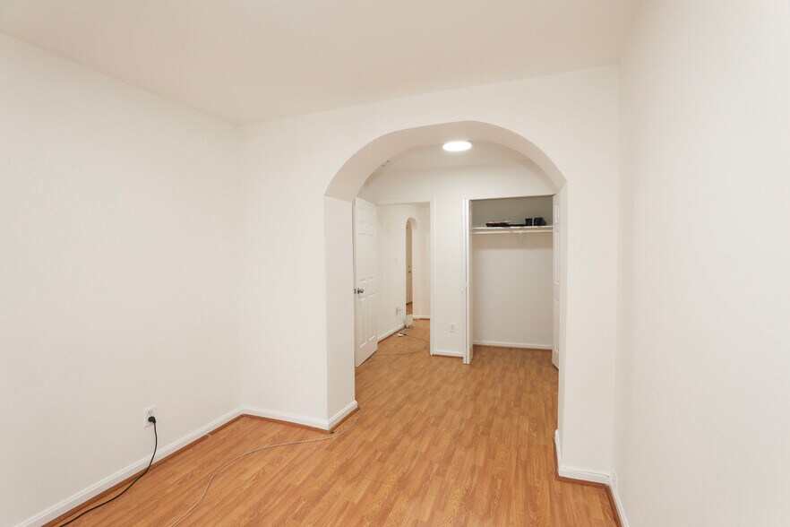 Building Photo - 1305 Orren St NE