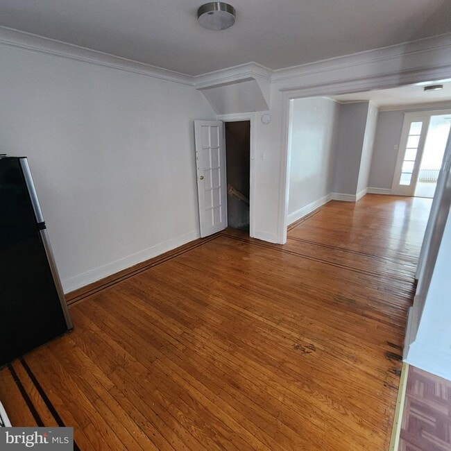Building Photo - 5645 Diamond St