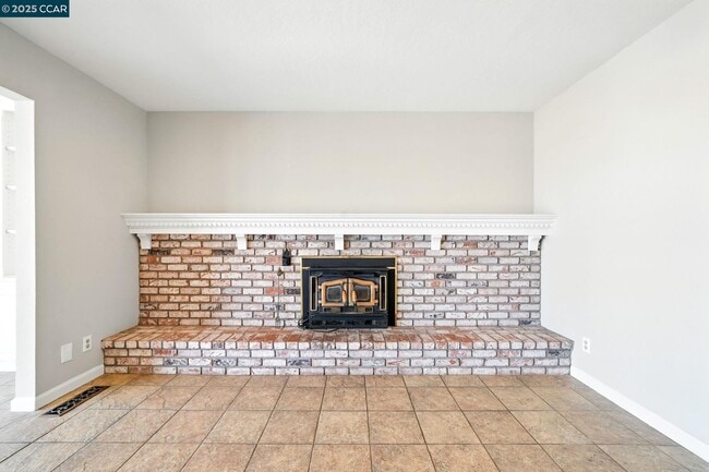 Building Photo - 267 Duperu Dr
