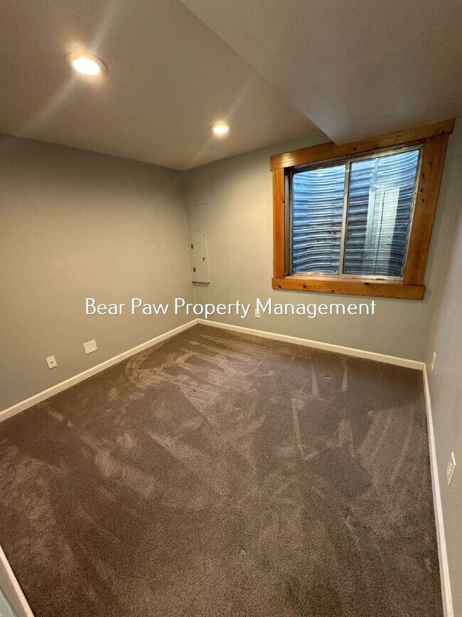 Building Photo - Spacious 3-Bed, 3-Bath Gem in Arvada!"